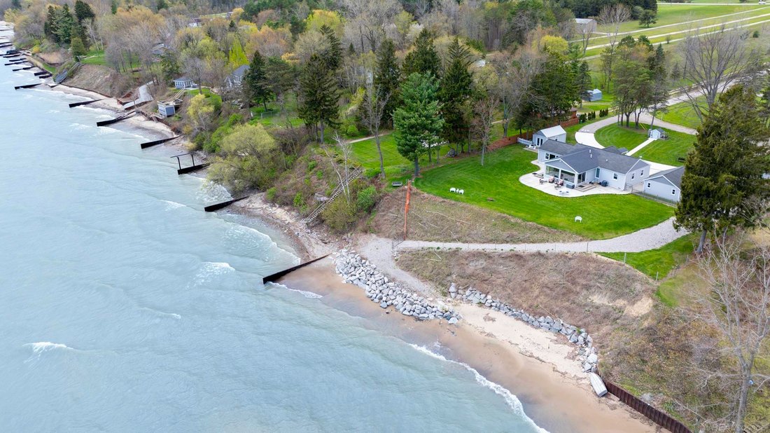 House in Lexington, Michigan, United States 1 - 18307306