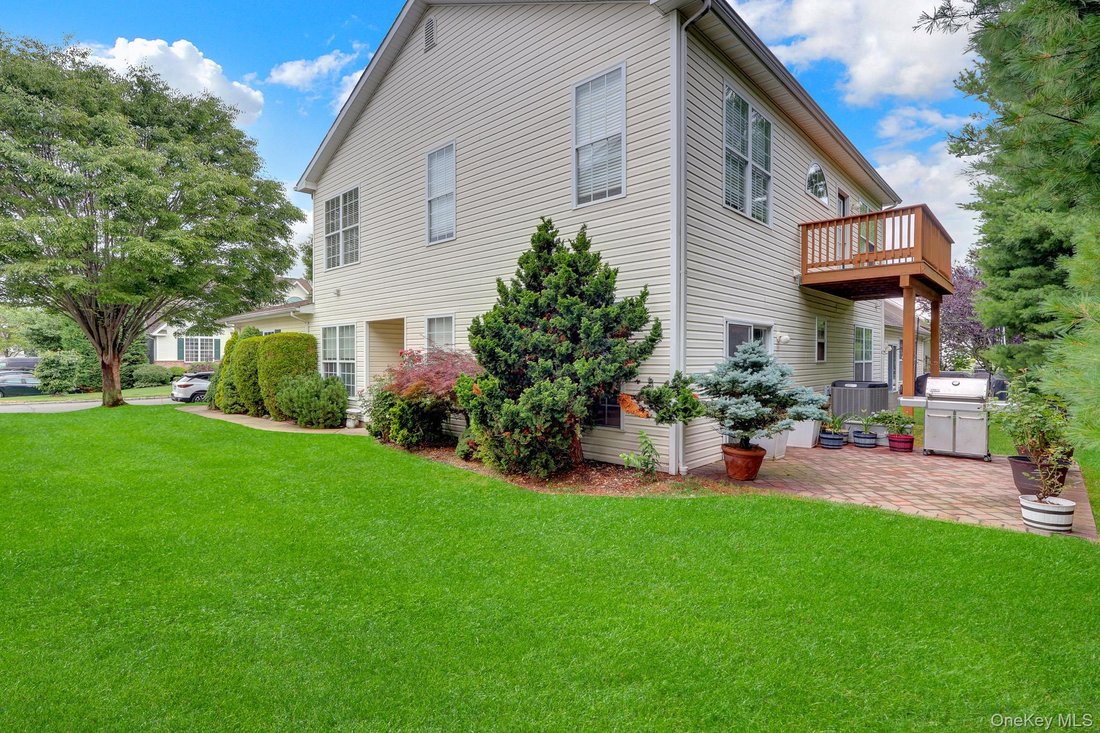 Condo in Mount Sinai, New York, United States 5 - 18306648