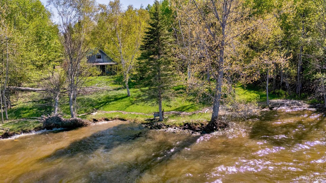 House in Germfask, Michigan, United States 3 - 18308249