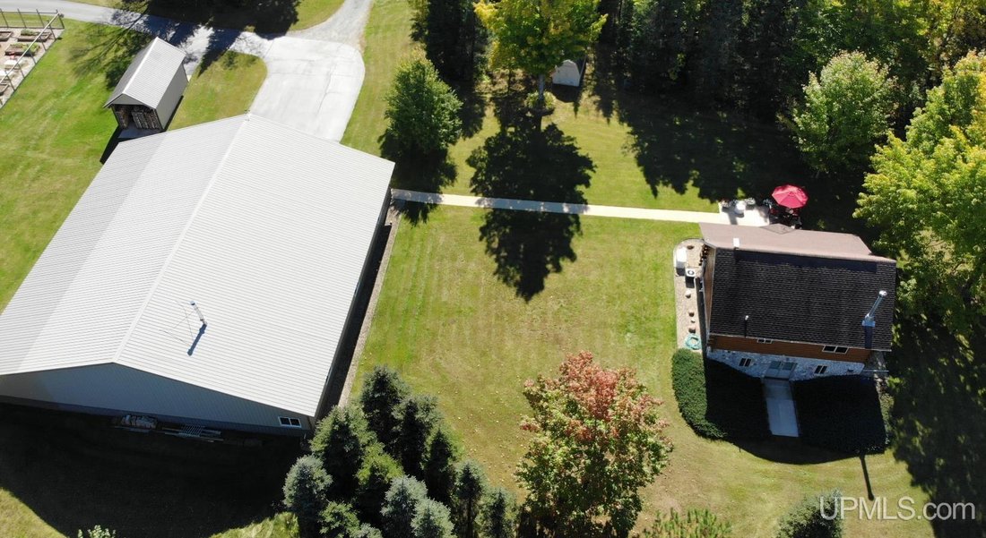 House in Vulcan, Michigan, United States 2 - 18307943