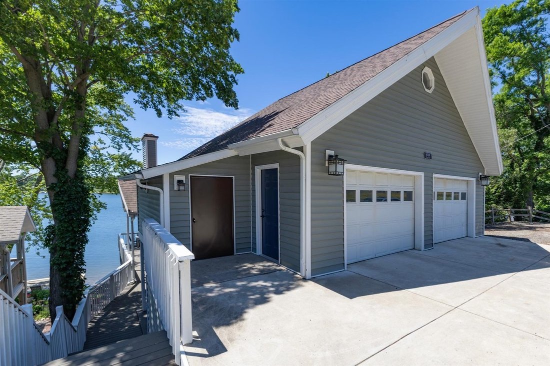 House in Edwardsburg, Michigan, United States 5 - 18307160
