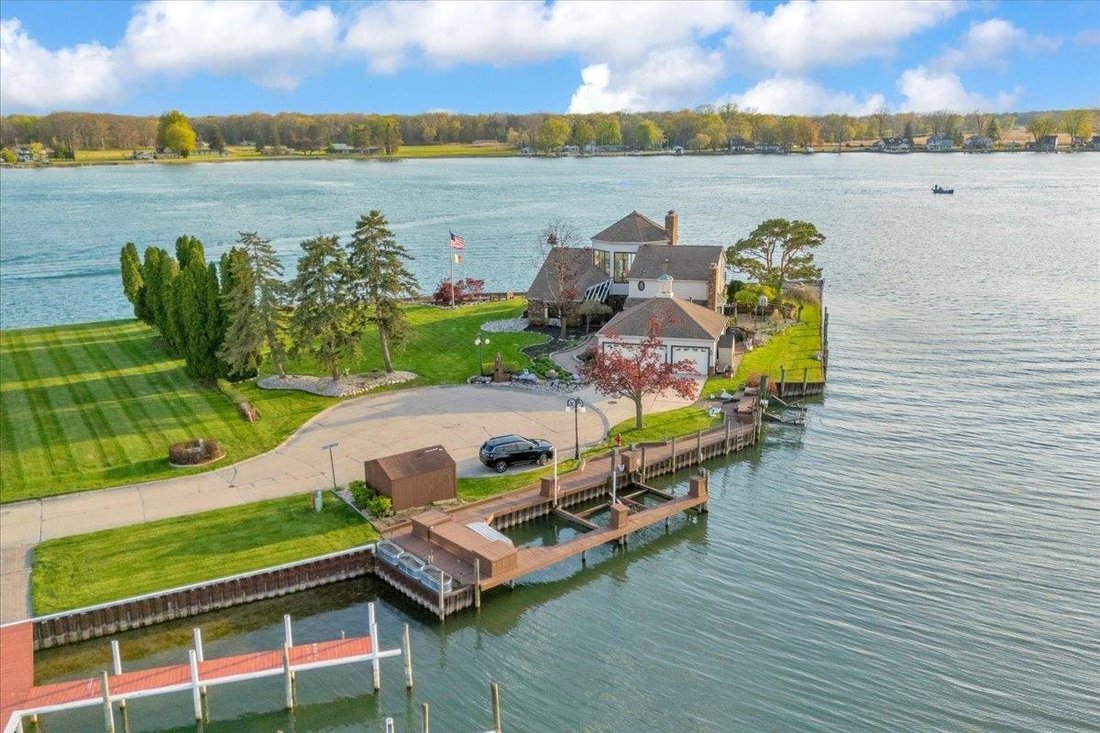 House in Clay Township, Michigan, United States 4 - 18308141