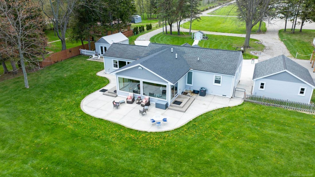 House in Lexington, Michigan, United States 2 - 18307306