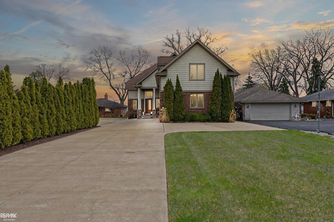 House in St. Clair Shores, Michigan, United States 1 - 18307338