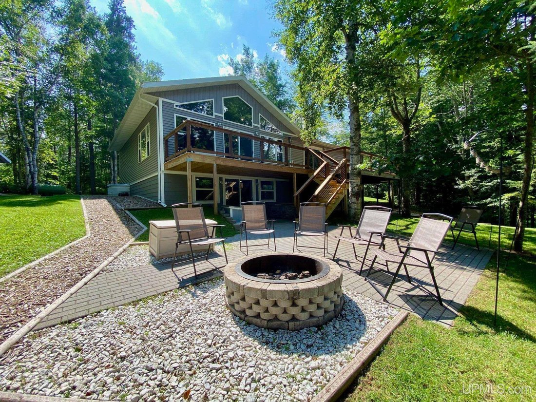 House in Negaunee, Michigan, United States 1 - 18308638