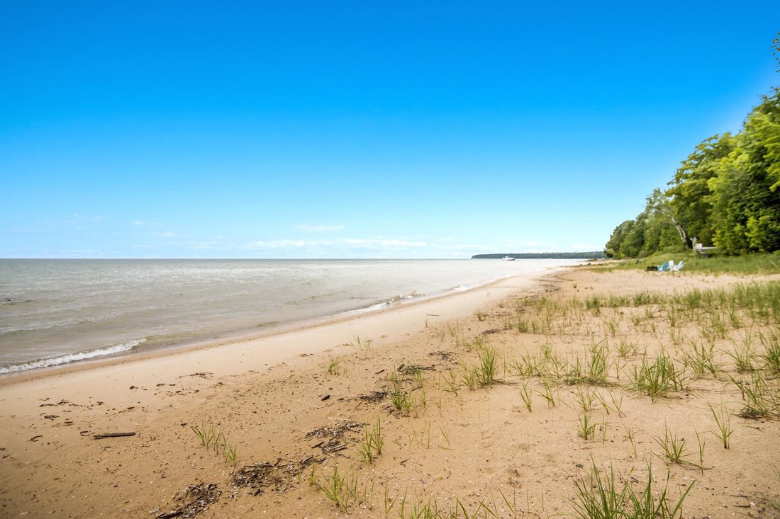 House in Elk Rapids, Michigan, United States 1 - 18309513