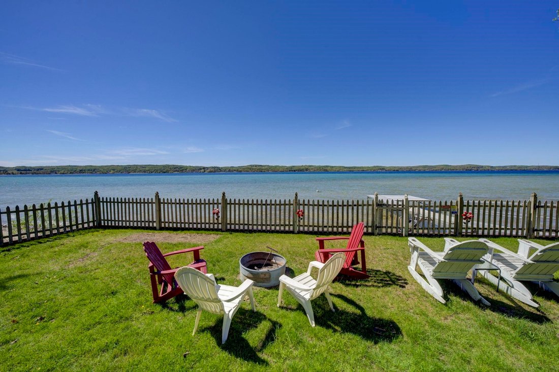 House in Suttons Bay, Michigan, United States 5 - 18307600