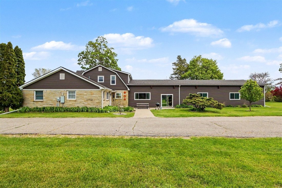 House in Paw Paw, Michigan, United States 2 - 18307073