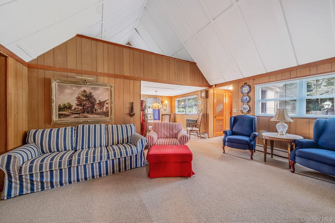 House in East Patchogue, New York, United States 3 - 18306655