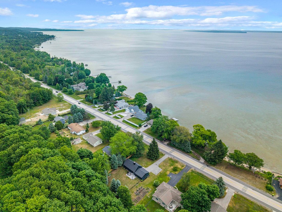 House in Garfield Township, Michigan, United States 4 - 18308231