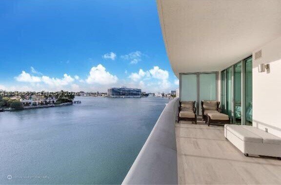 Condo in Miami Beach, Florida, United States 1 - 18306435