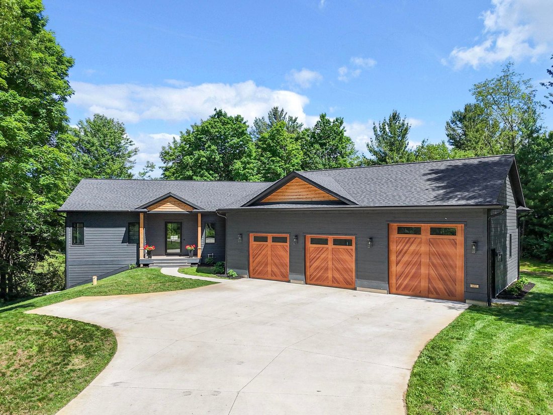 House in Traverse City, Michigan, United States 1 - 18309530