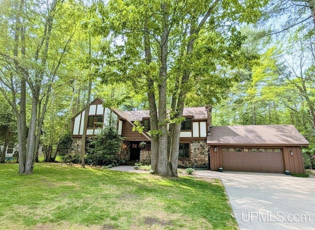 House in Marquette, Michigan, United States 1 - 18309184