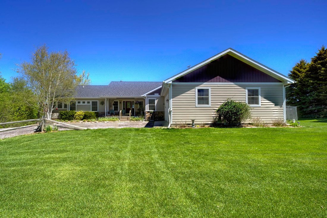 House in Suttons Bay, Michigan, United States 1 - 18308271