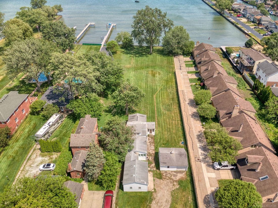 House in St. Clair Shores, Michigan, United States 3 - 18307913
