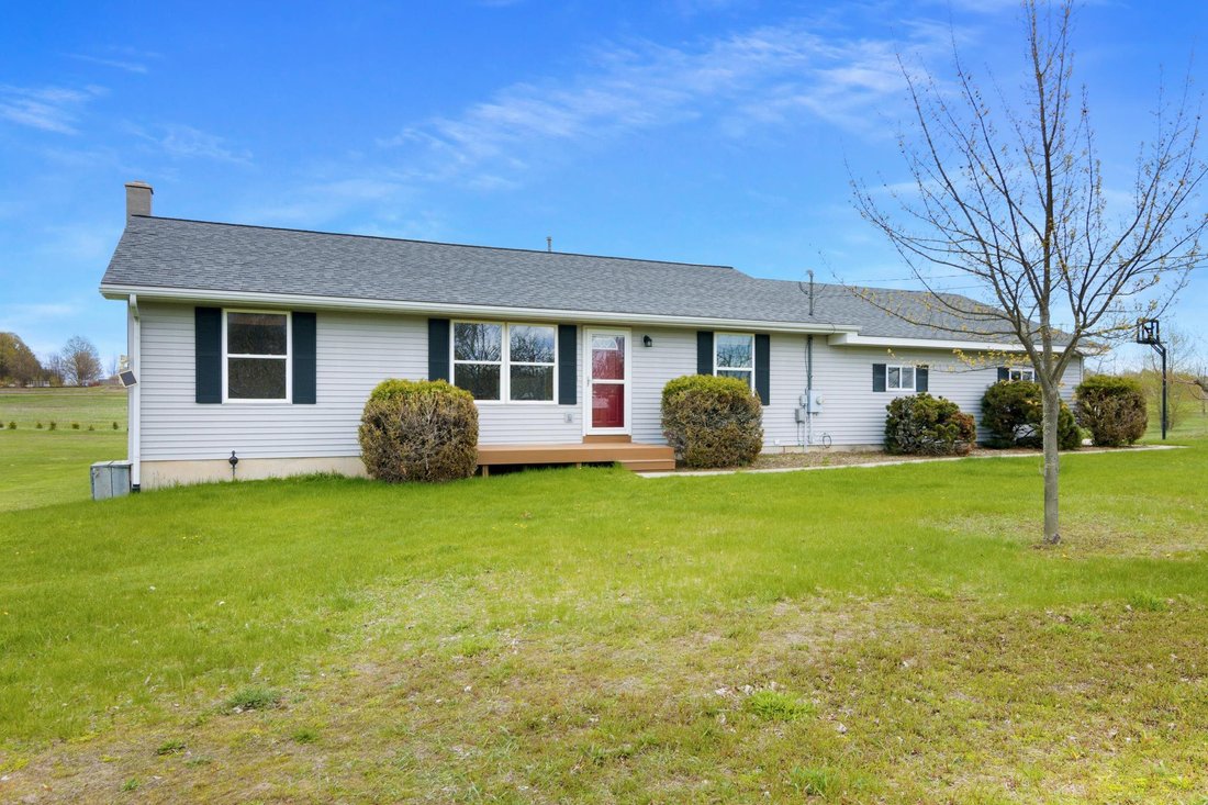House in Williamsburg, Michigan, United States 1 - 18307132