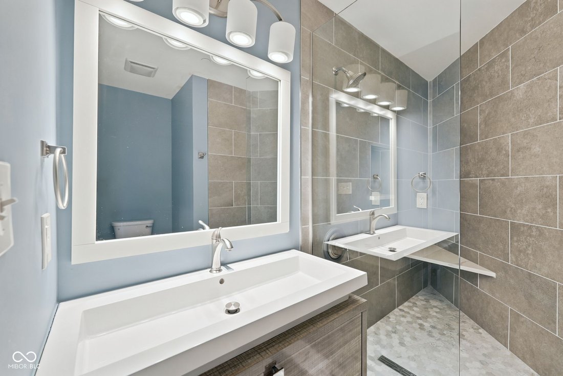 Condo in Indianapolis, Indiana, United States 5 - 18177840