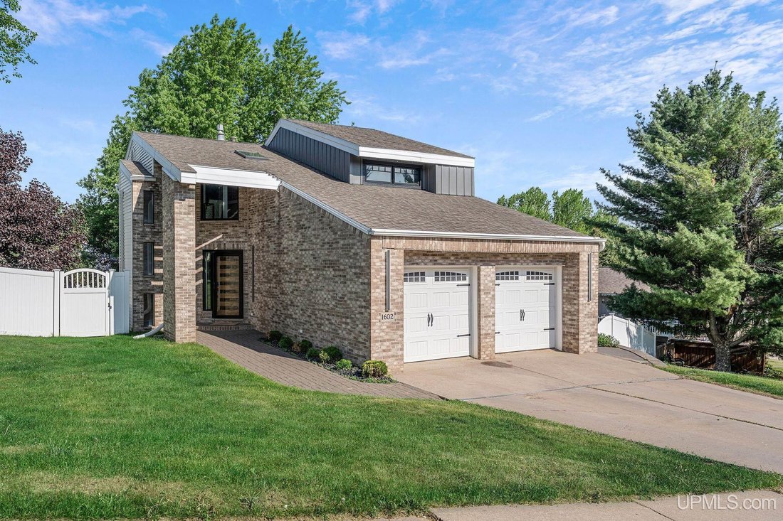 House in Marquette, Michigan, United States 1 - 18309398