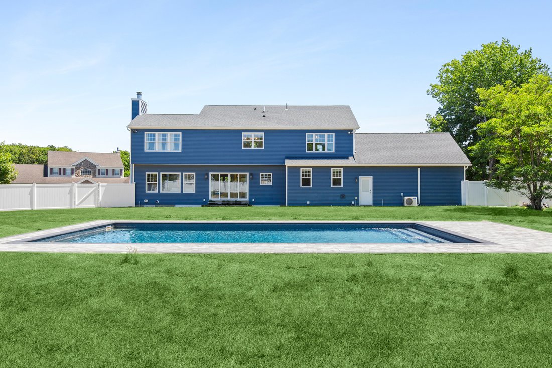 House in Manorville, New York, United States 5 - 18251603