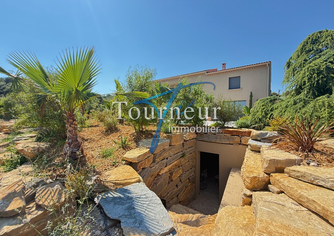 Villa in La Cadiere-d'Azur, Provence-Alpes-Côte d'Azur, France 4 - 18306574