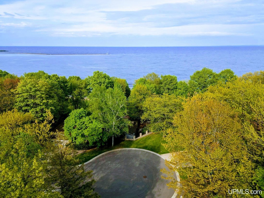 House in Marquette, Michigan, United States 5 - 18307678