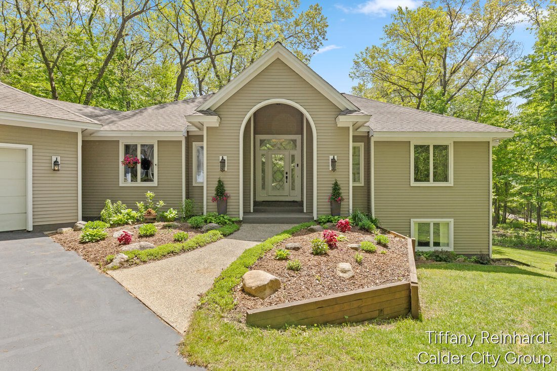 House in Lowell, Michigan, United States 1 - 18307685