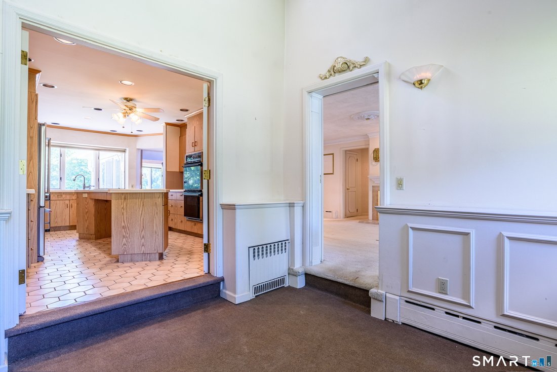 House in Trumbull, Connecticut, United States 3 - 18305850