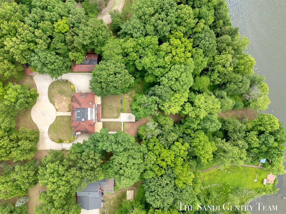 House in Allegan, Michigan, United States 3 - 18307456