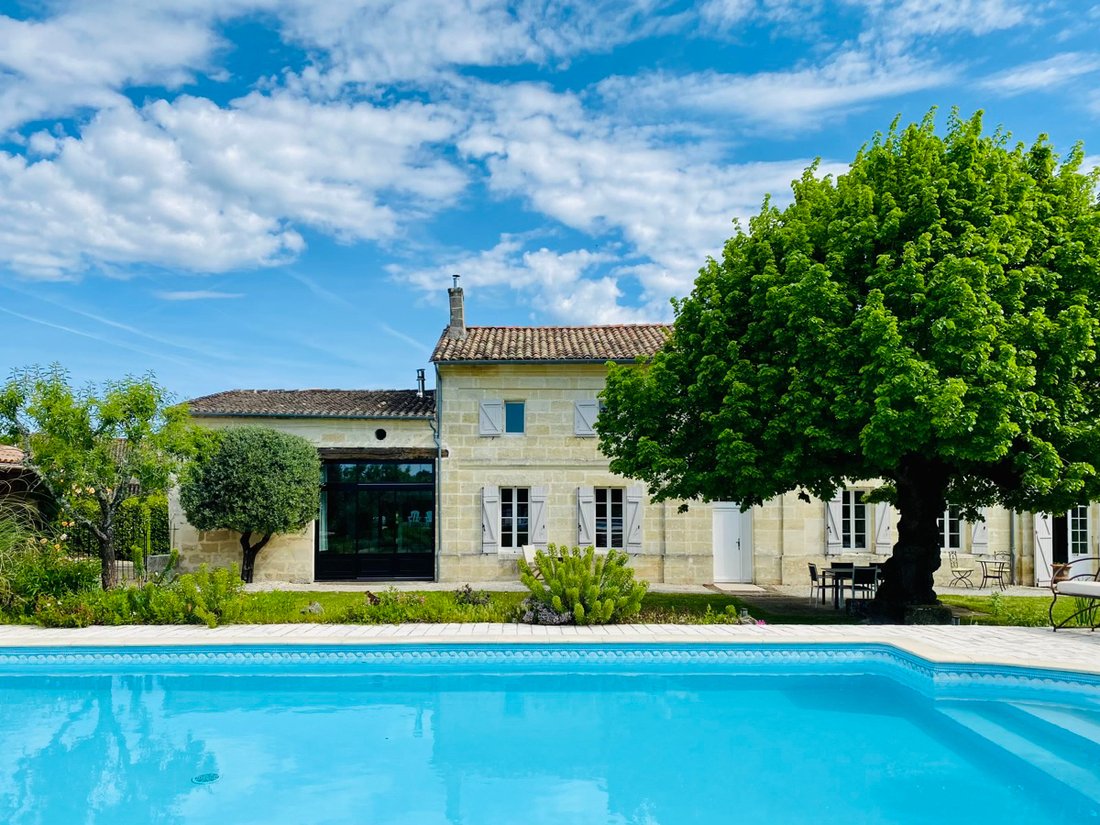 Villa in Saint-Émilion, Nouvelle-Aquitaine, France 2 - 18306475