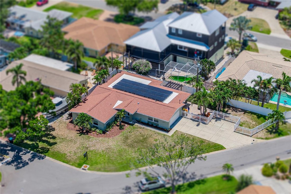 House in St. Petersburg, Florida, United States 4 - 18306288