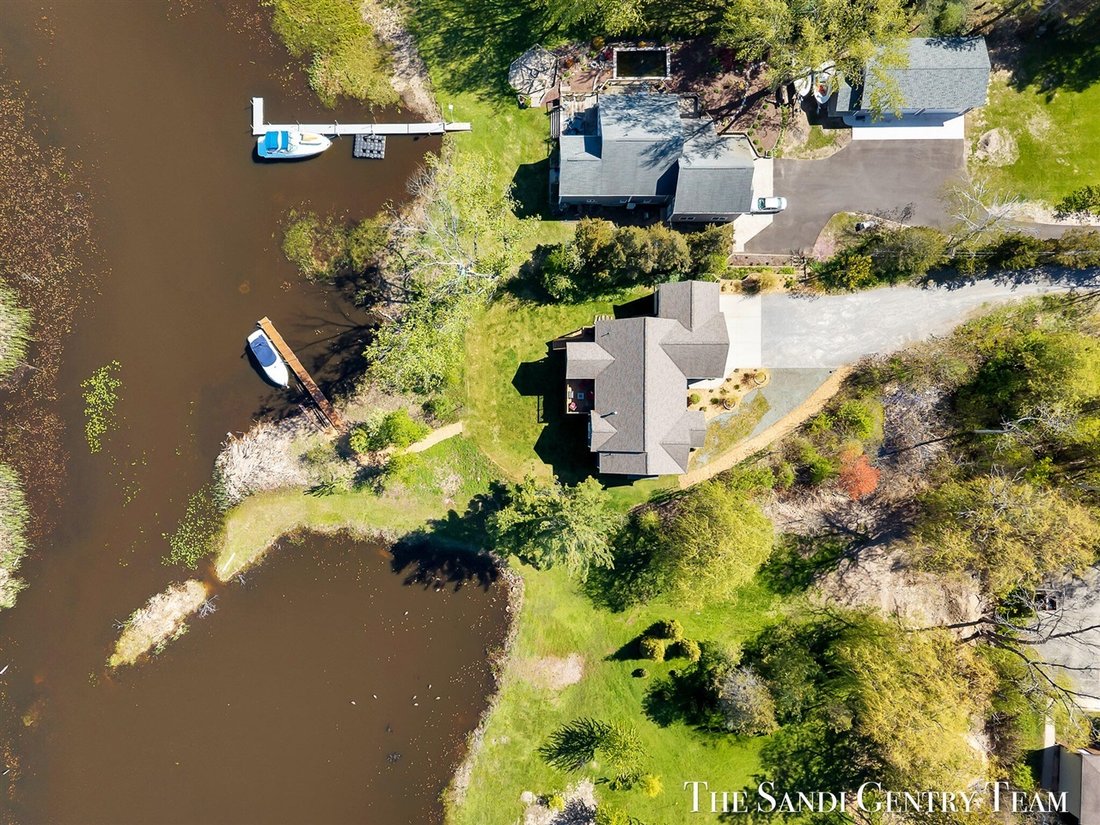 House in Fruitport Charter Township, Michigan, United States 3 - 18308543