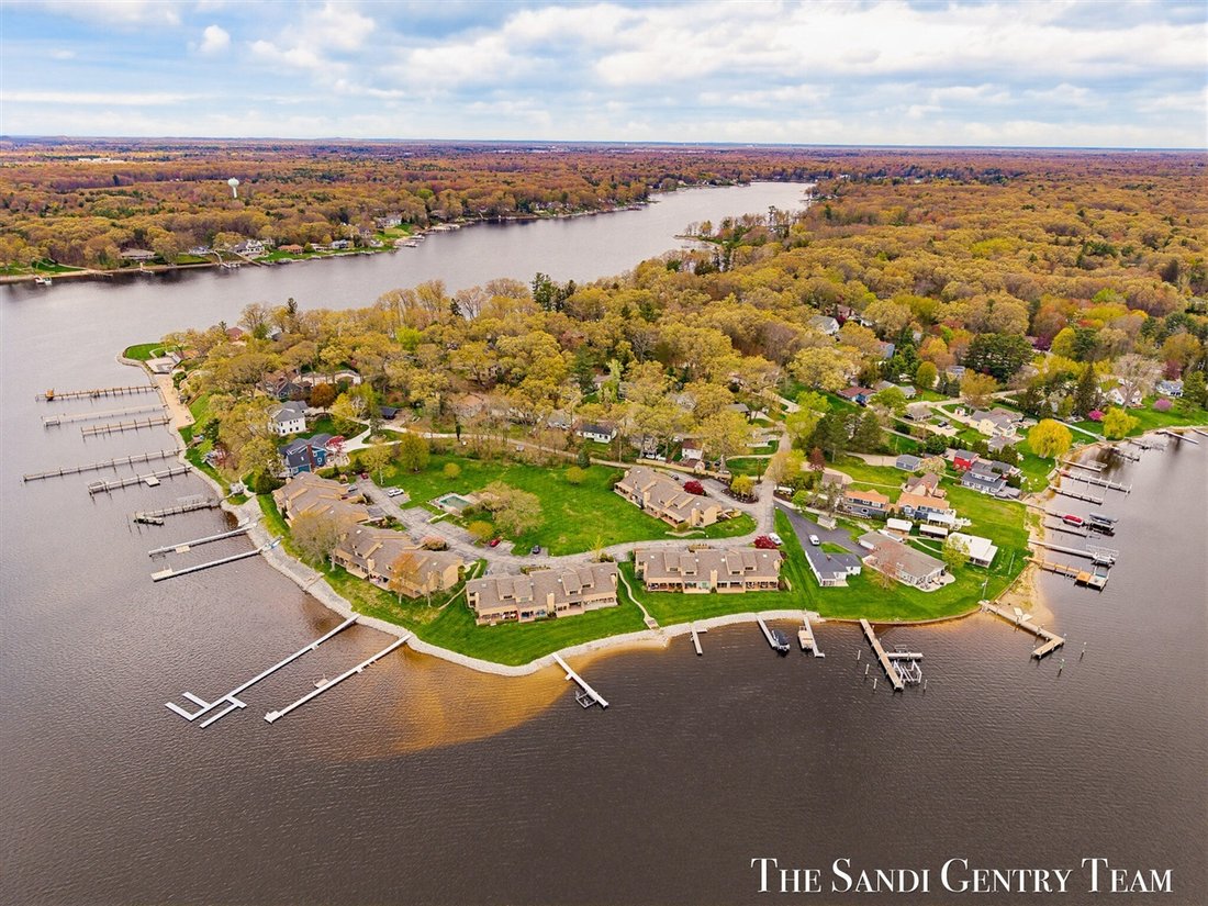 Condo in Fruitport Charter Township, Michigan, United States 5 - 18309639