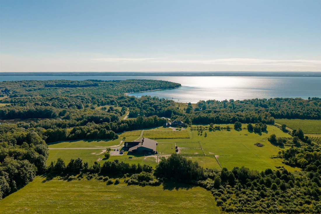 House in Traverse City, Michigan, United States 4 - 18309950