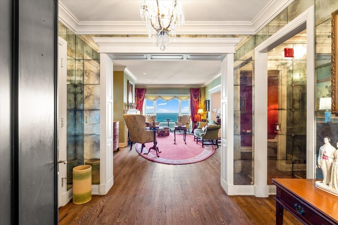 Condo in Chicago, Illinois, United States 2 - 18306642
