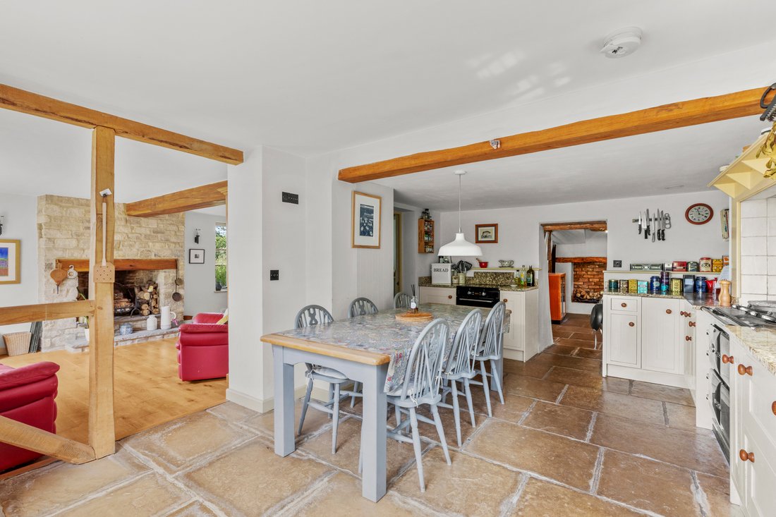 House in Buckinghamshire, England 3 - 18305932