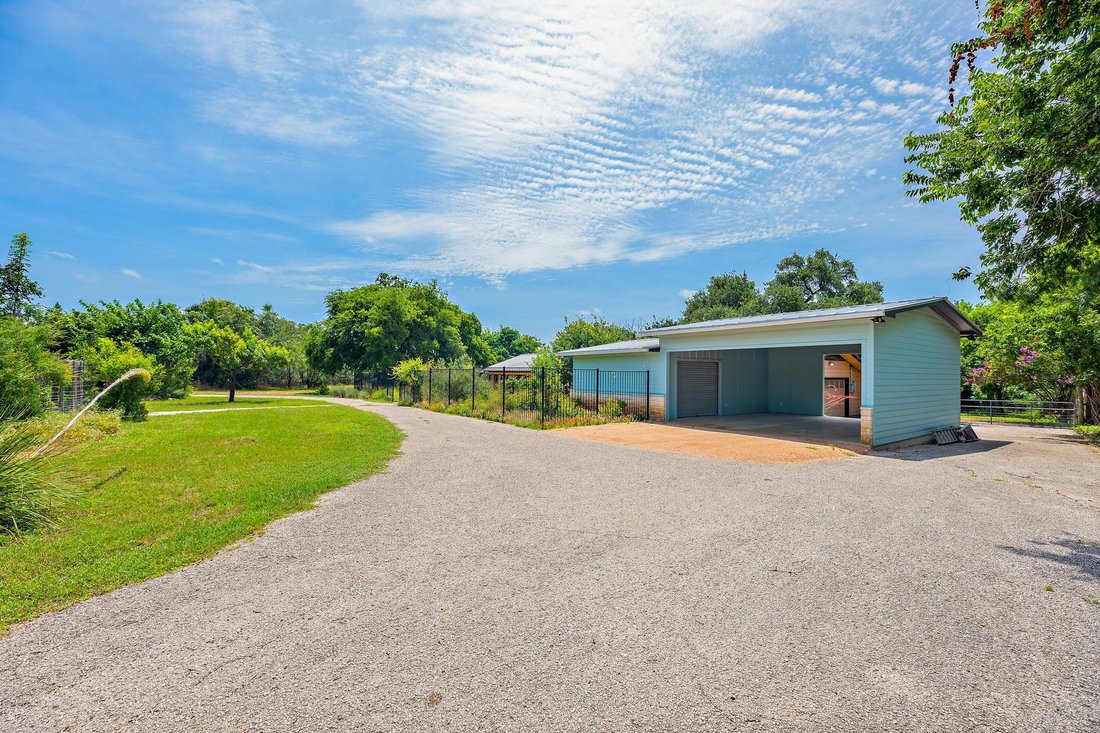 House in Liberty Hill, Texas, United States 2 - 18306245