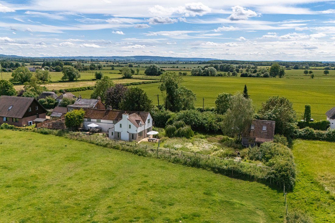 House in Buckinghamshire, England 1 - 18305932