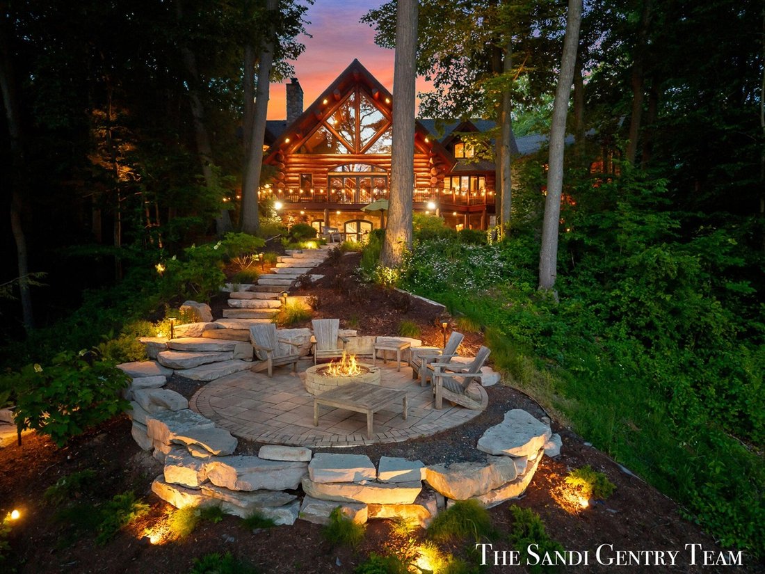 House in Fruitport Charter Township, Michigan, United States 3 - 18307247