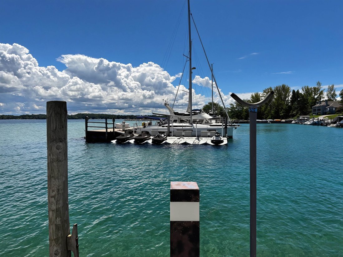 Condo in Suttons Bay, Michigan, United States 3 - 18308920