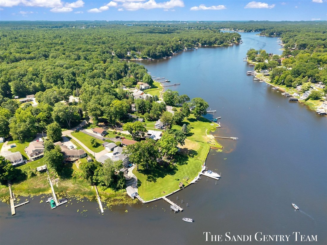 House in Fruitport Charter Township, Michigan, United States 4 - 18308821