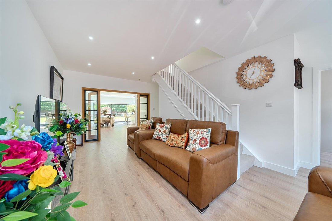Chalet in Woodridings, London Borough of Harrow, England 3 - 18305927