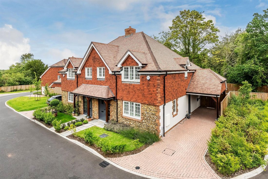 House in Effingham, England 1 - 18305954