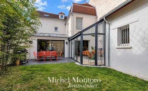 House in Forêt, Saint-Germain-en-Laye, France 1