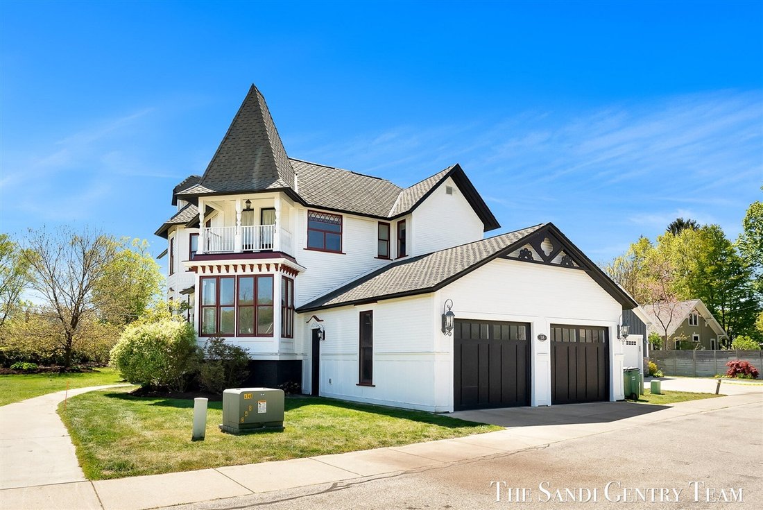 House in Fruitport Charter Township, Michigan, United States 1 - 18307095