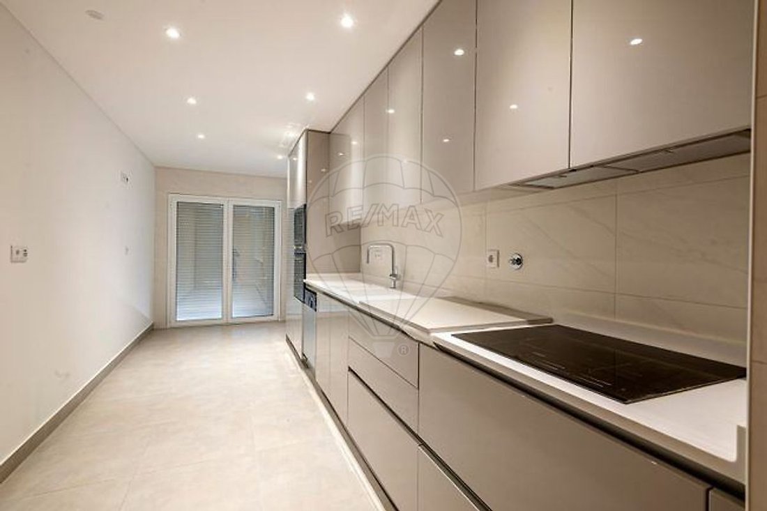 Apartment in Carnide, Lisbon, Portugal 1 - 18306339
