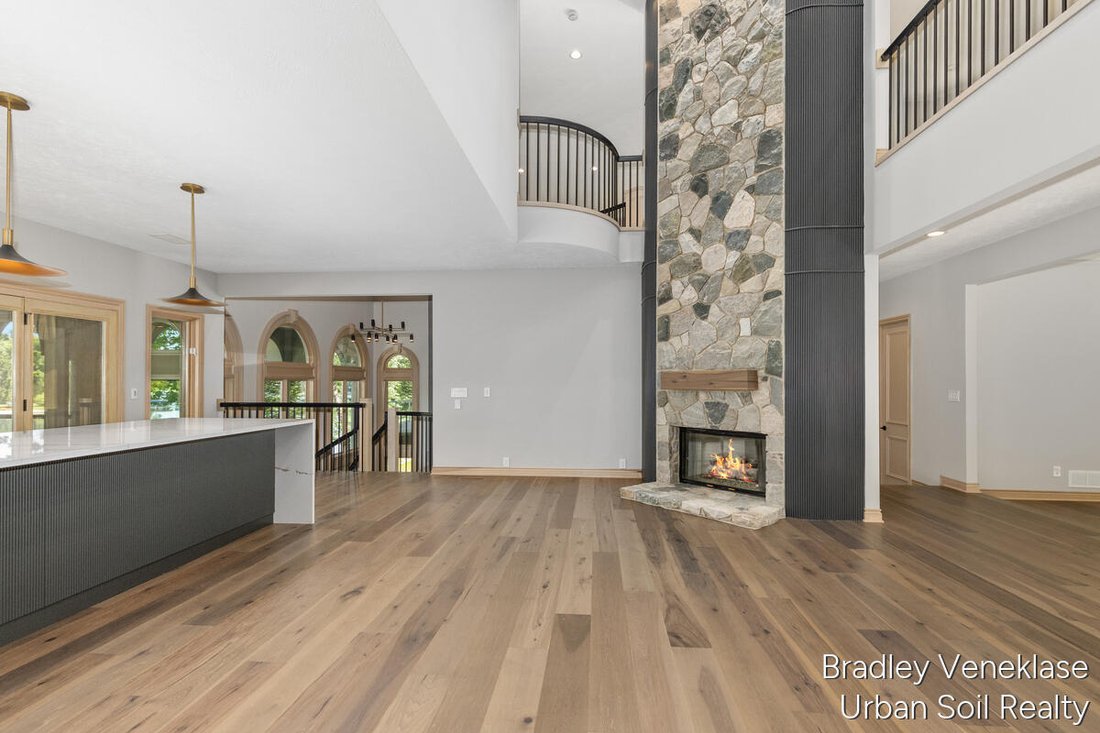 House in Alto, Michigan, United States 5 - 18307122
