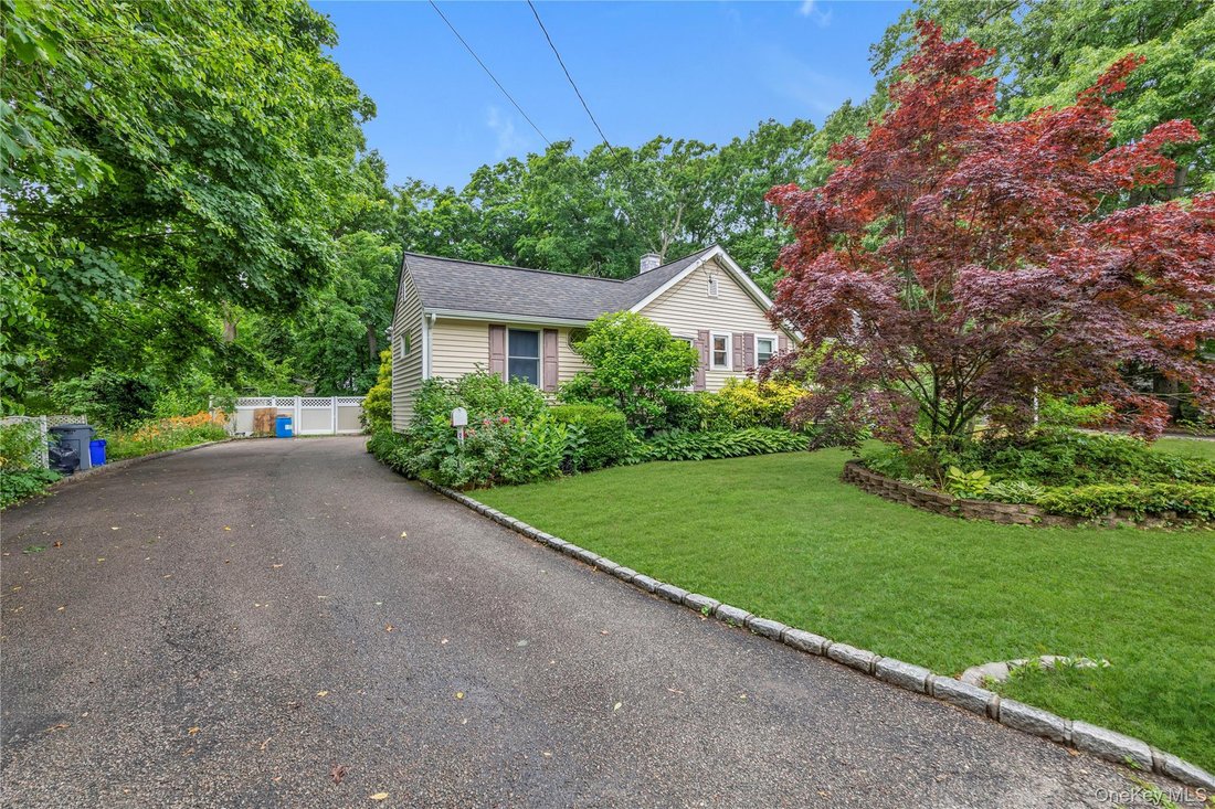 House in Amityville, New York, United States 4 - 18063928