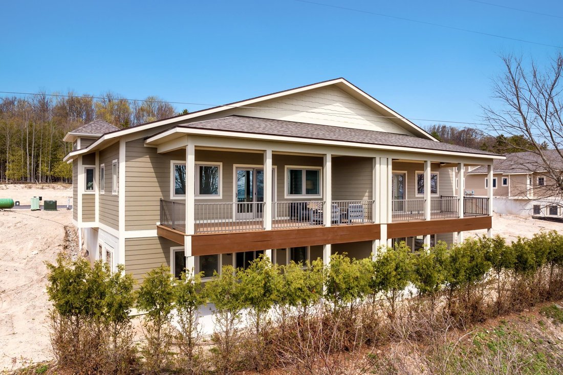 Condo in Suttons Bay, Michigan, United States 1 - 18307633