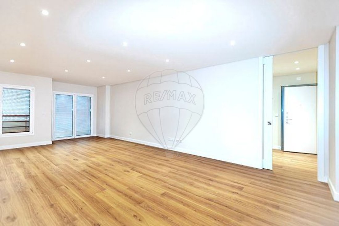 Apartment in Carnide, Lisbon, Portugal 3 - 18306339