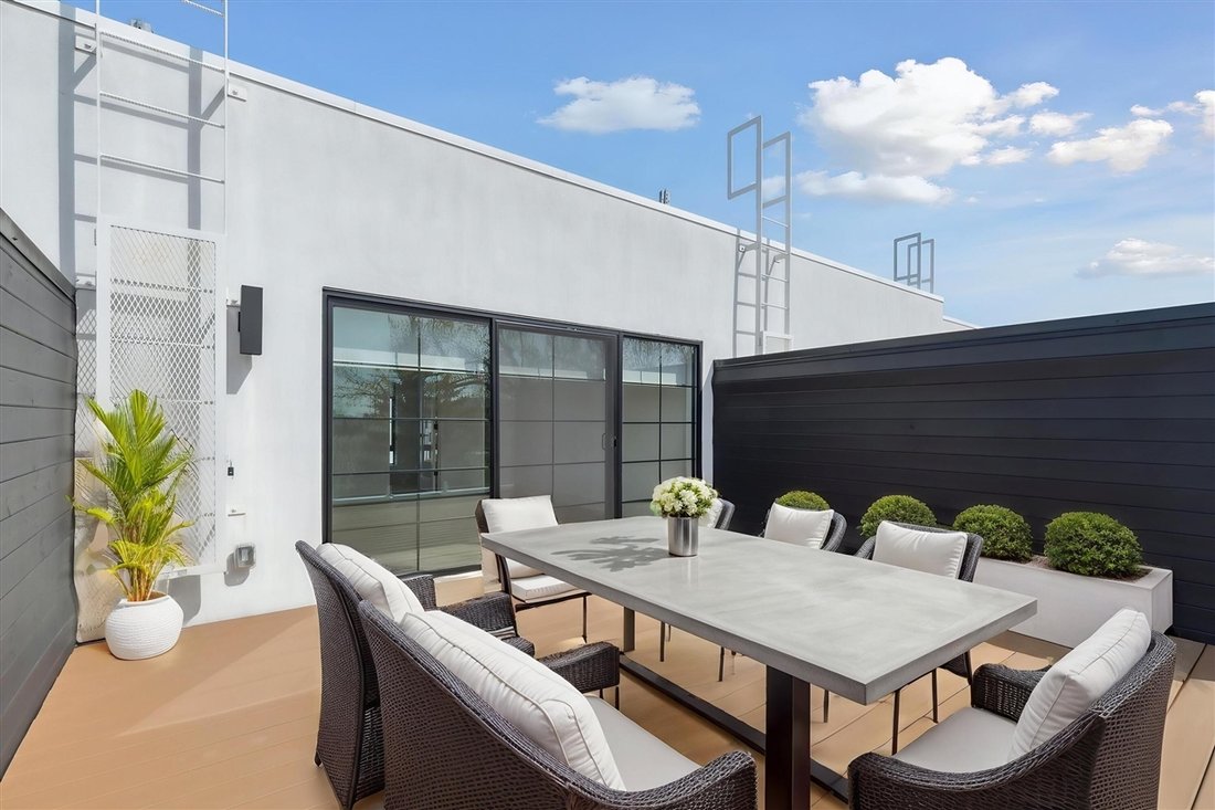 Condo in Royal Oak, Michigan, United States 3 - 18307159